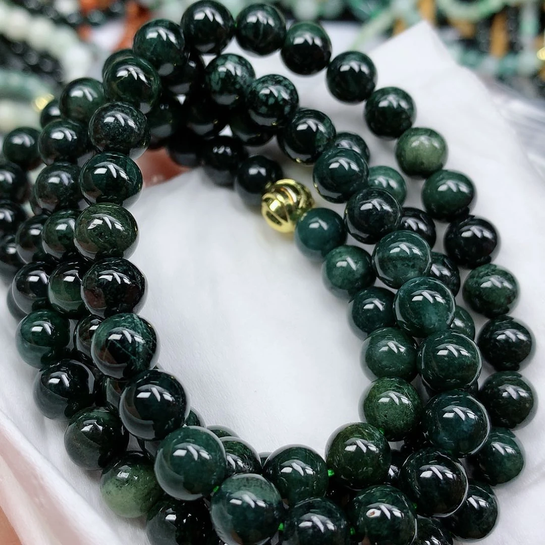 翡翠颈饰未镶嵌手串