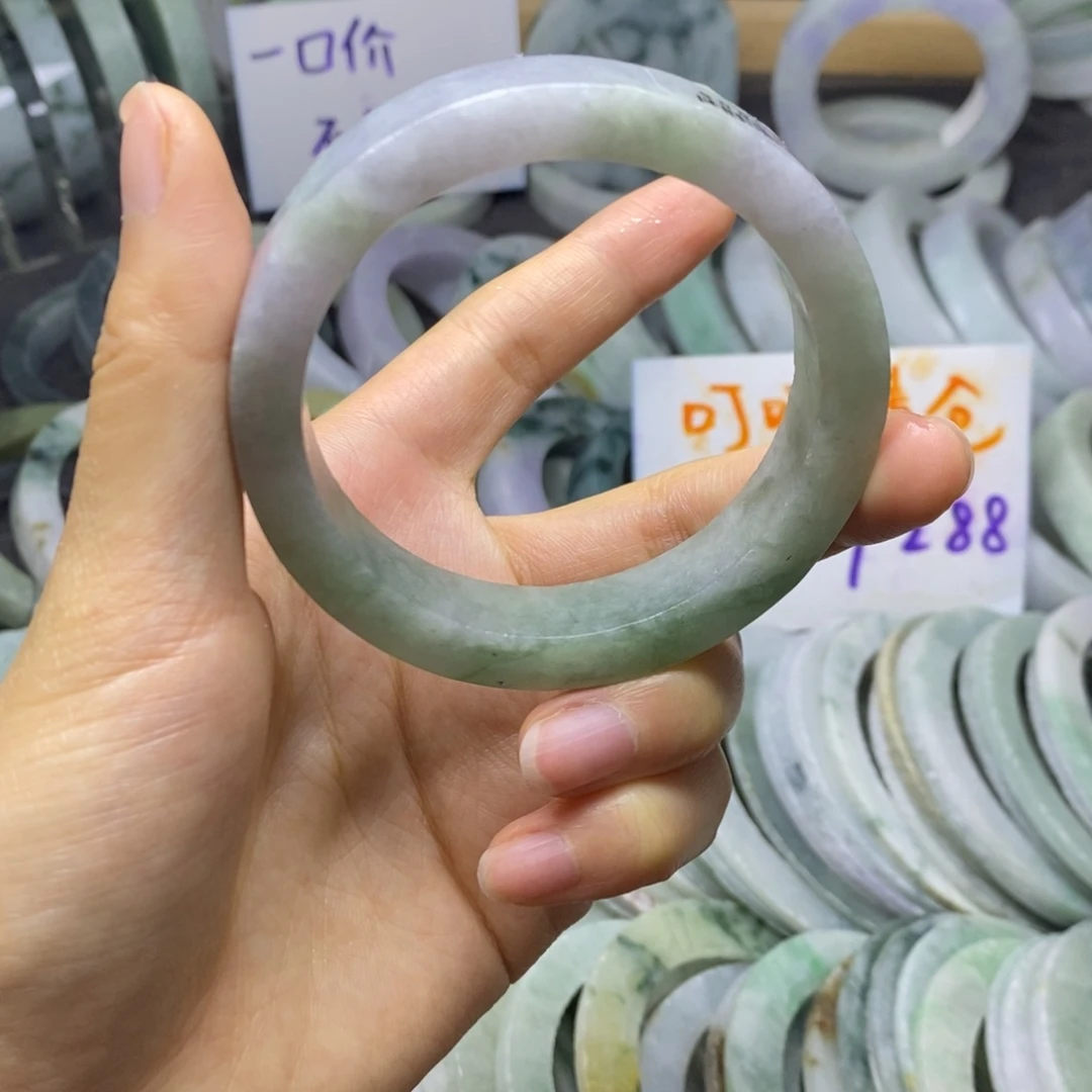 定制翡翠未镶嵌手镯