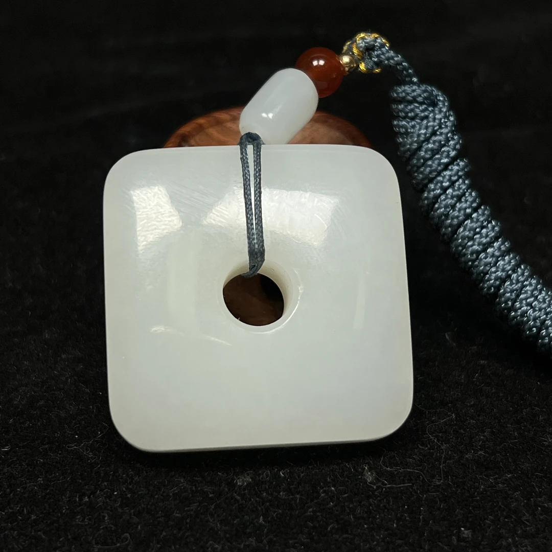 【伟伟鉴定】和田玉 俄料 方扣 吊坠 35/12时尚百搭饰品