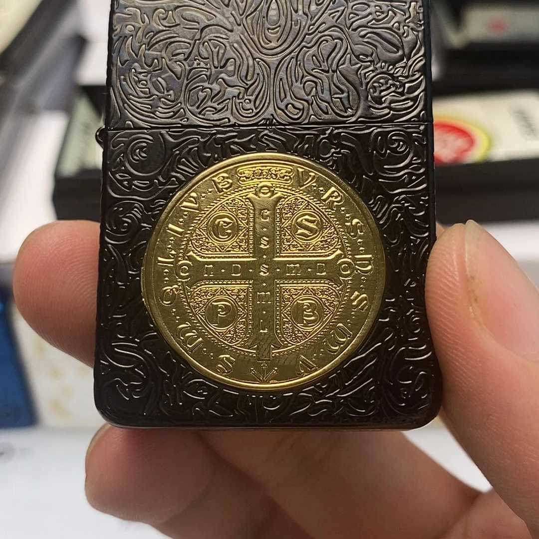 咄***躞铜黄铜时刻经雕工艺品