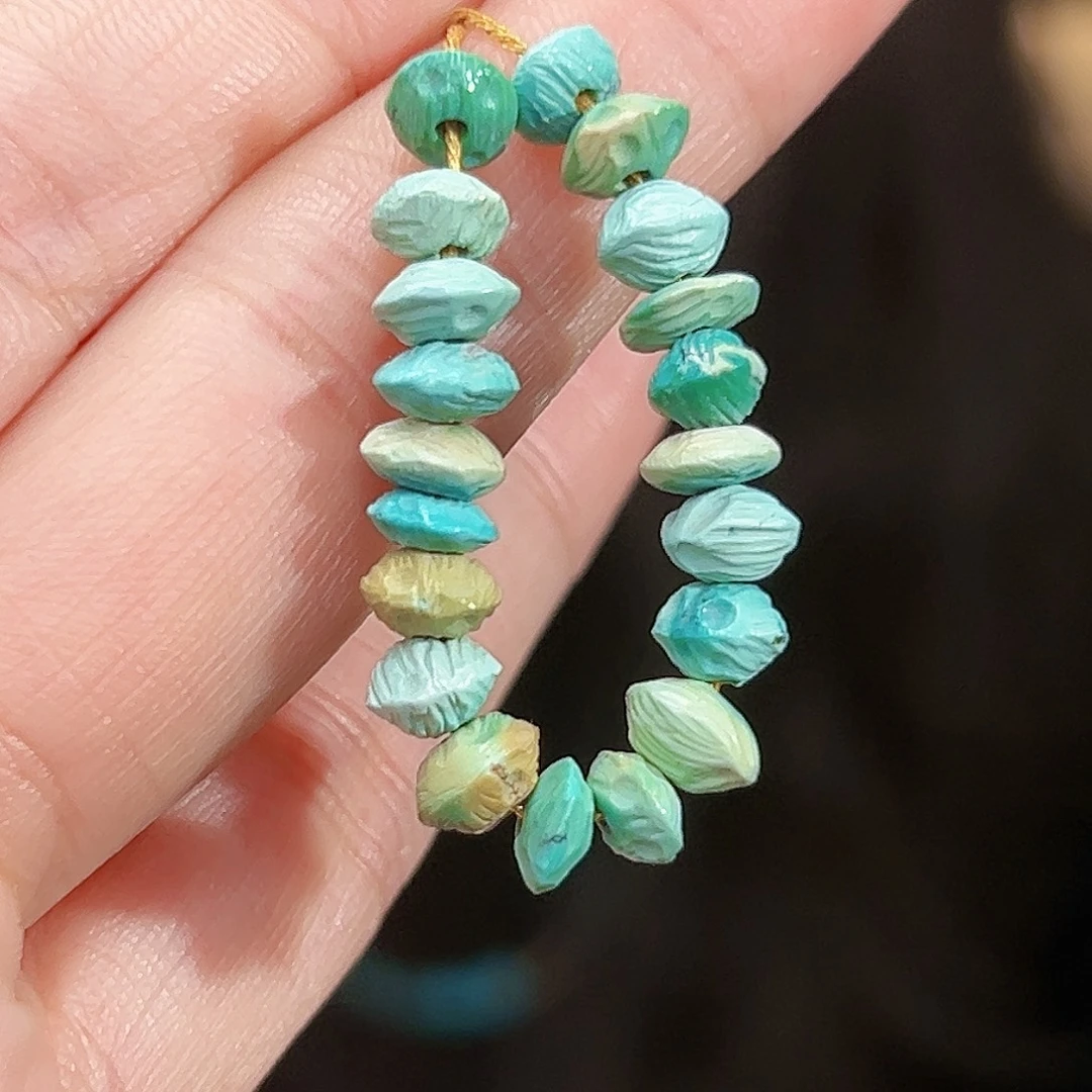 绿松石未镶嵌珠宝奇石