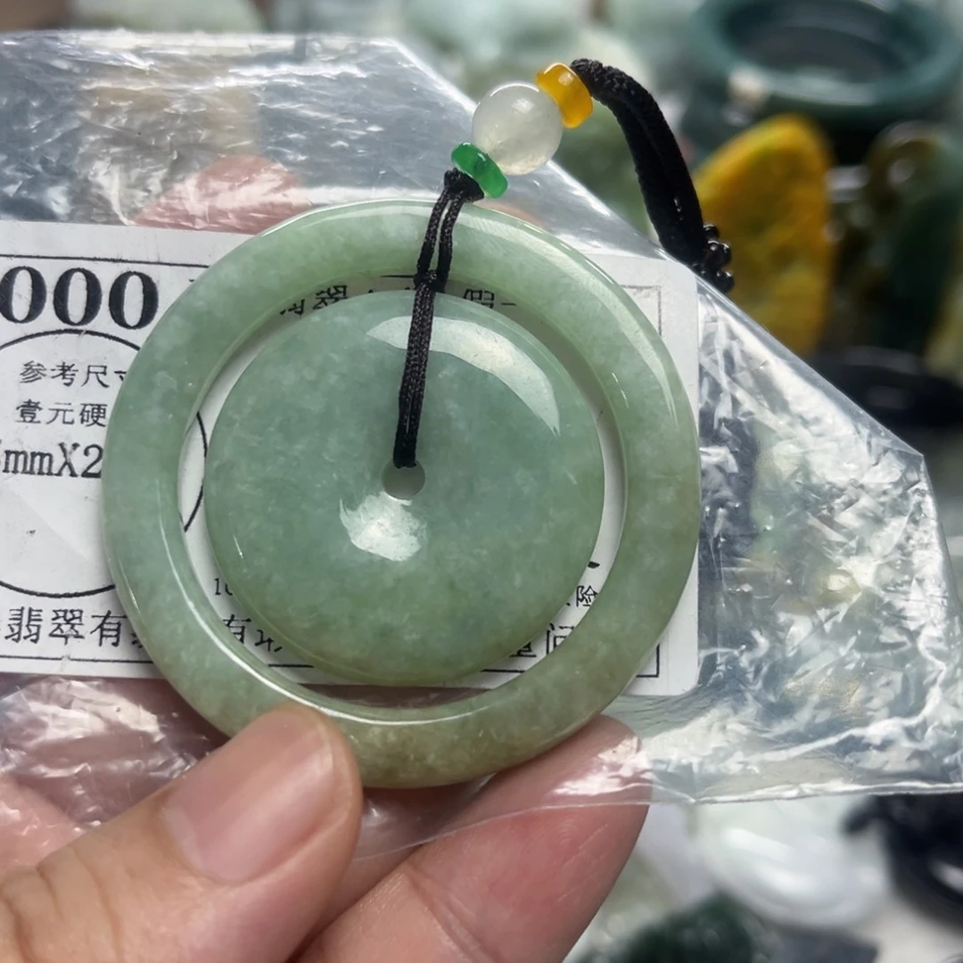 翡翠未镶嵌颈饰5000