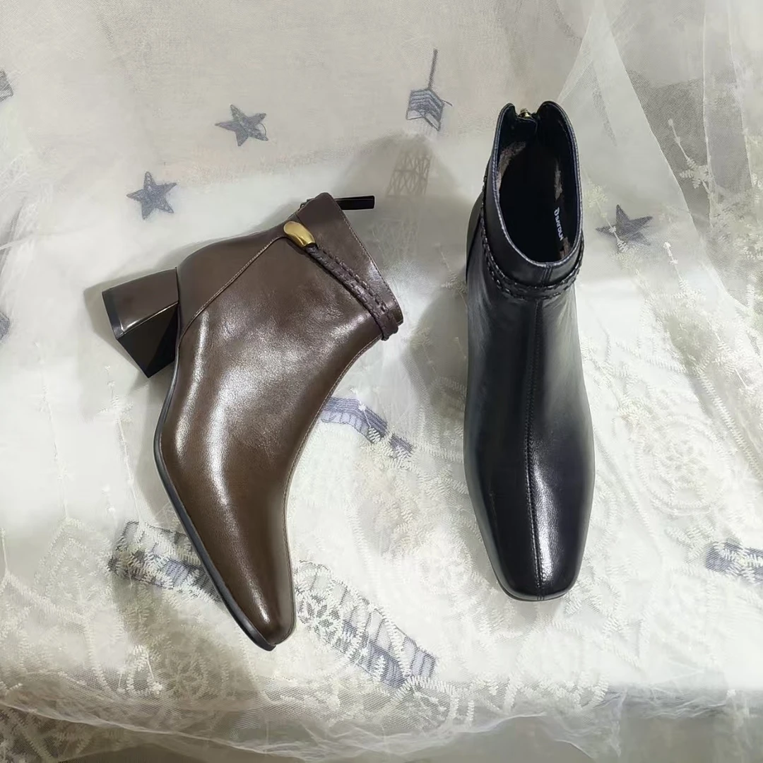 时装靴尖头高跟瘦瘦靴冬季加绒英伦百搭粗跟方头