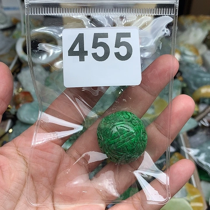 翡翠未镶嵌颈饰豆***辛翡翠