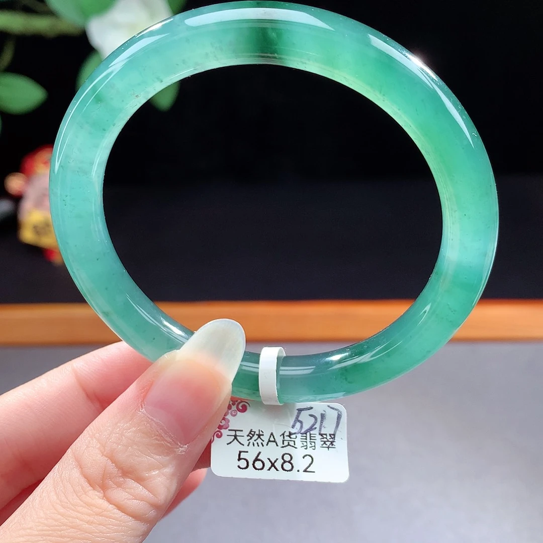 未镶嵌手镯（圆镯）翡翠