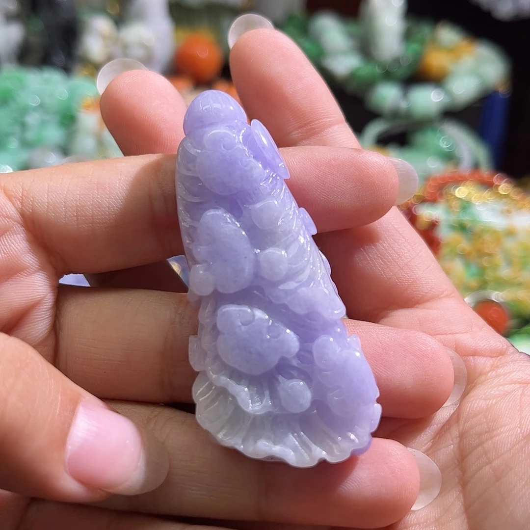 翡翠未镶嵌颈饰待编织