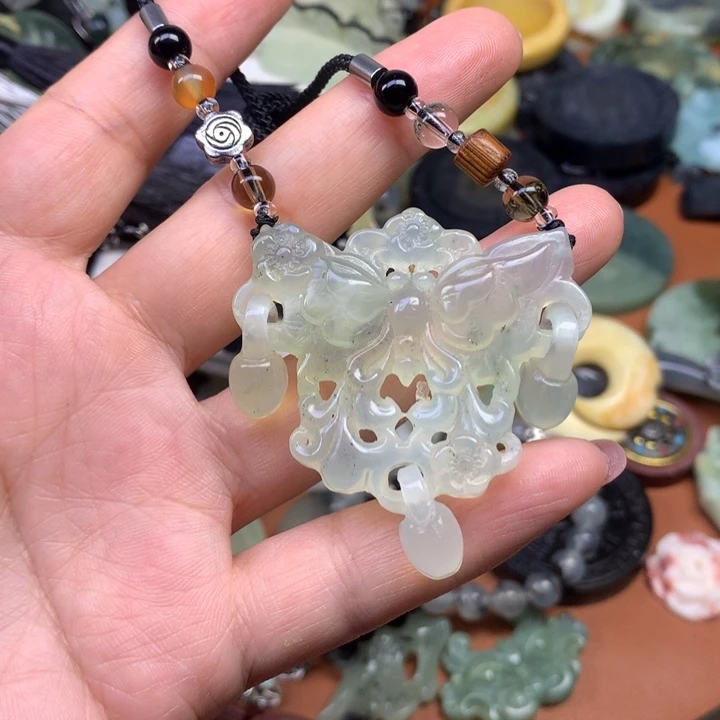 蛇纹石玉合金颈饰