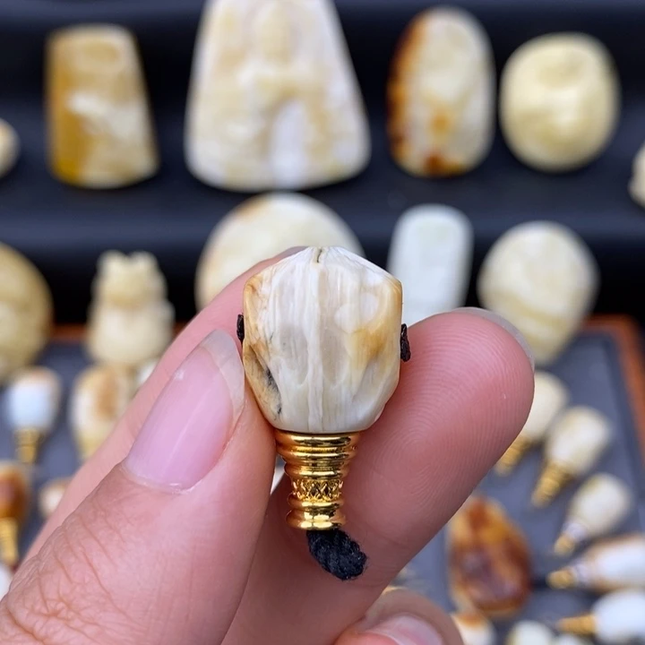 琥珀未镶嵌裸石14三通c447