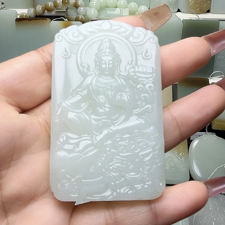 颈饰未镶嵌和田玉噼**啦