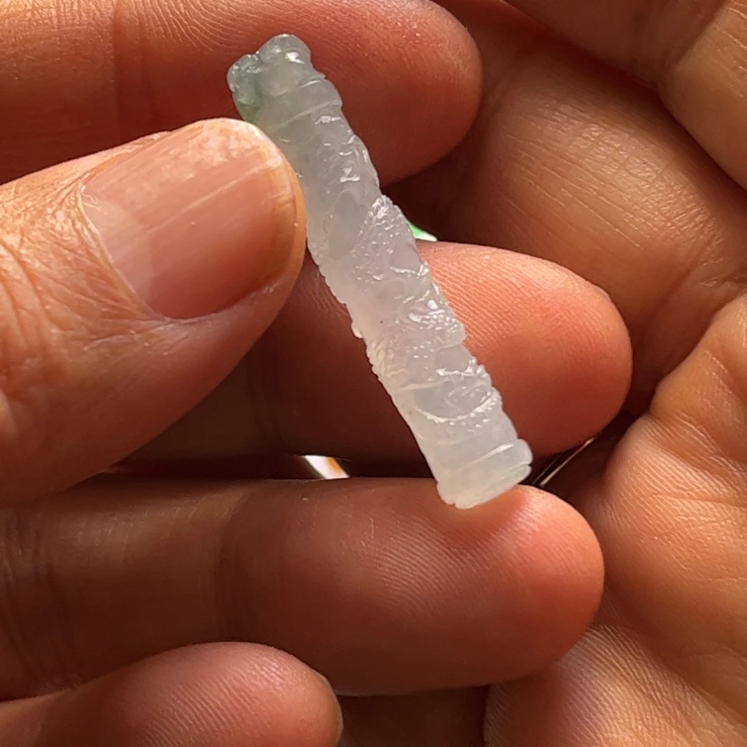 定制翡翠未镶嵌龙柱