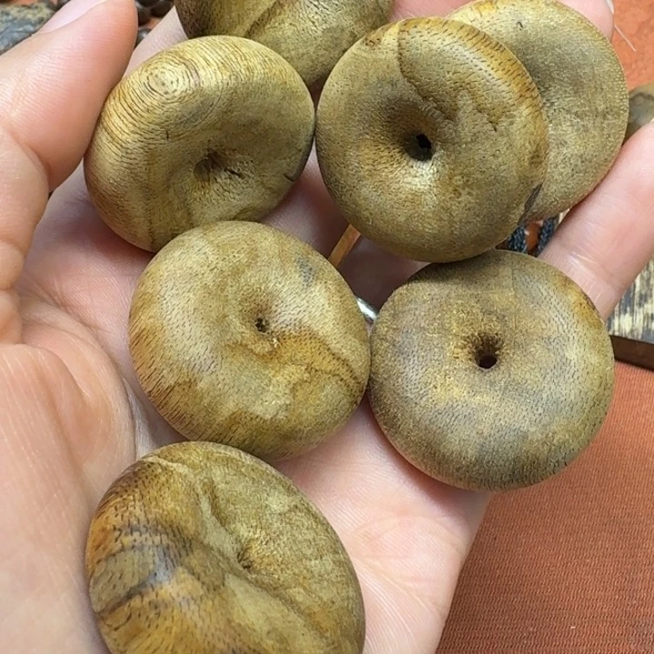 大叶紫檀（黑酸枝木类）