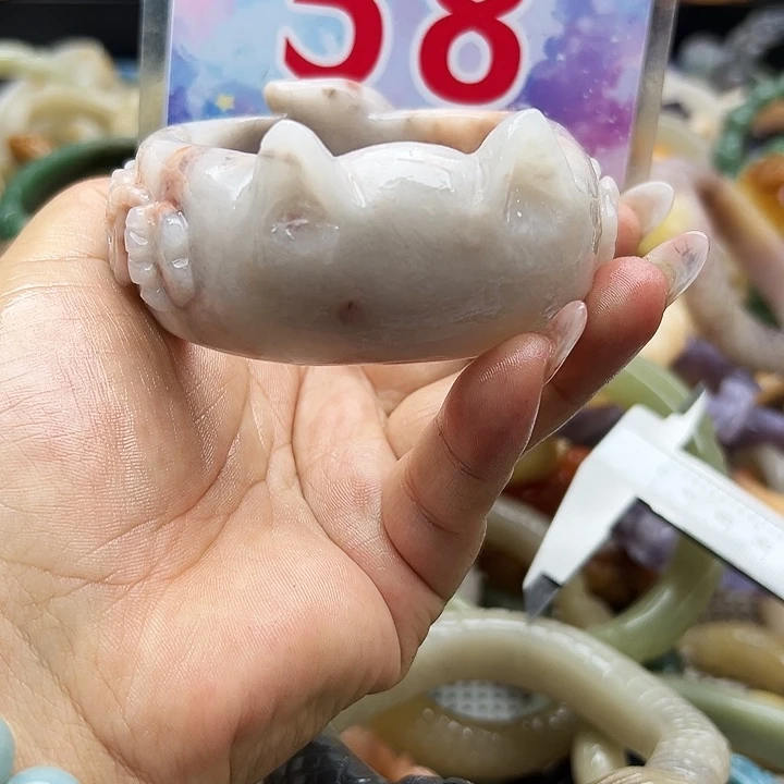 未镶嵌手镯石英岩玉
