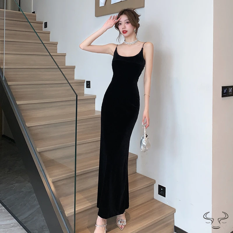 春夏新款法式复古黑色吊带金丝绒连衣裙女包臀裙高级感长裙潮