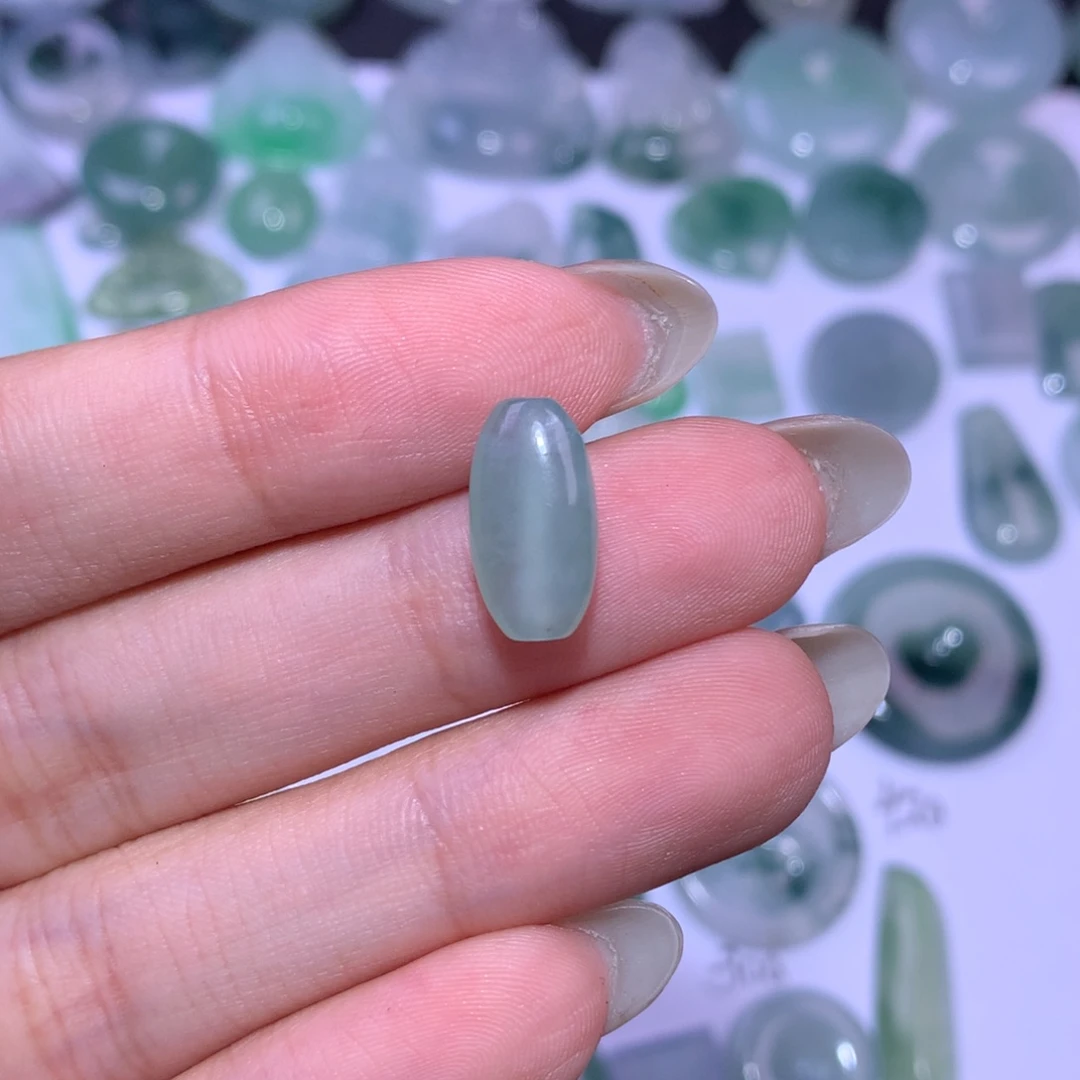 翡翠未镶嵌颈饰捅珠