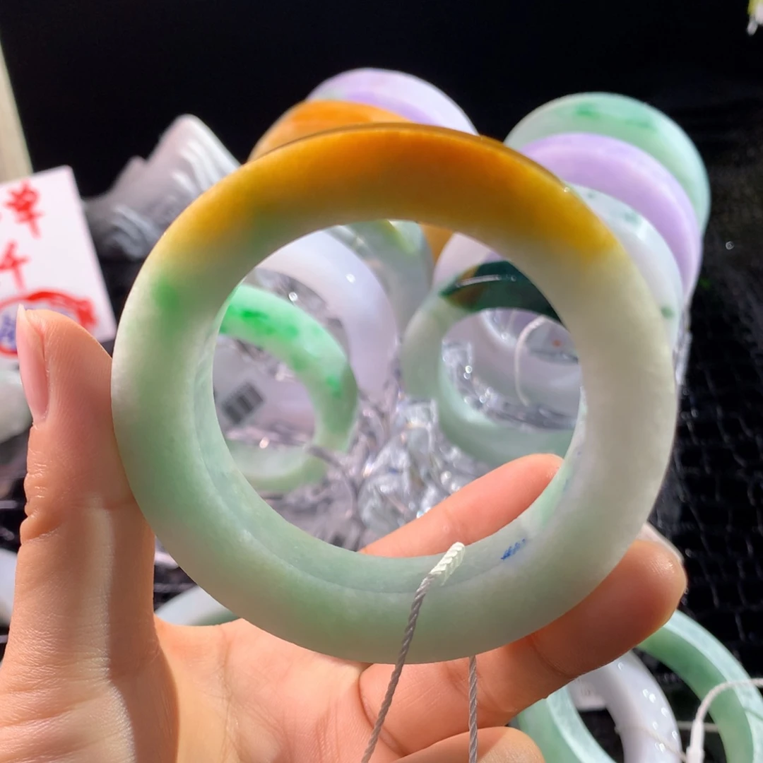 定制翡翠未镶嵌手镯