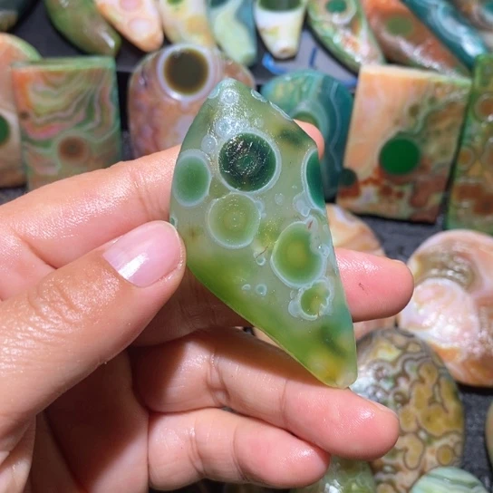 石英质玉珠宝半成品未镶嵌荣*