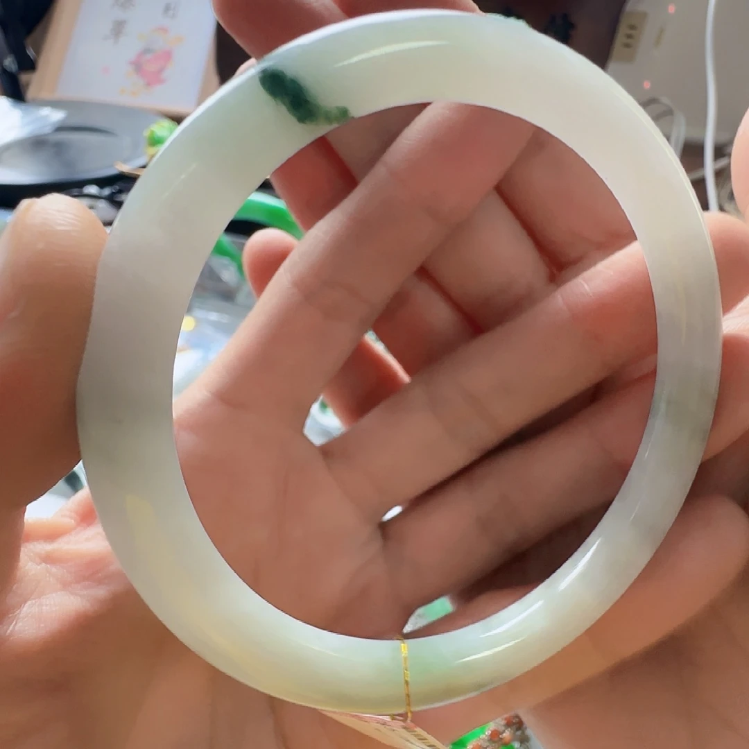 翡翠未镶嵌手镯翡翠99