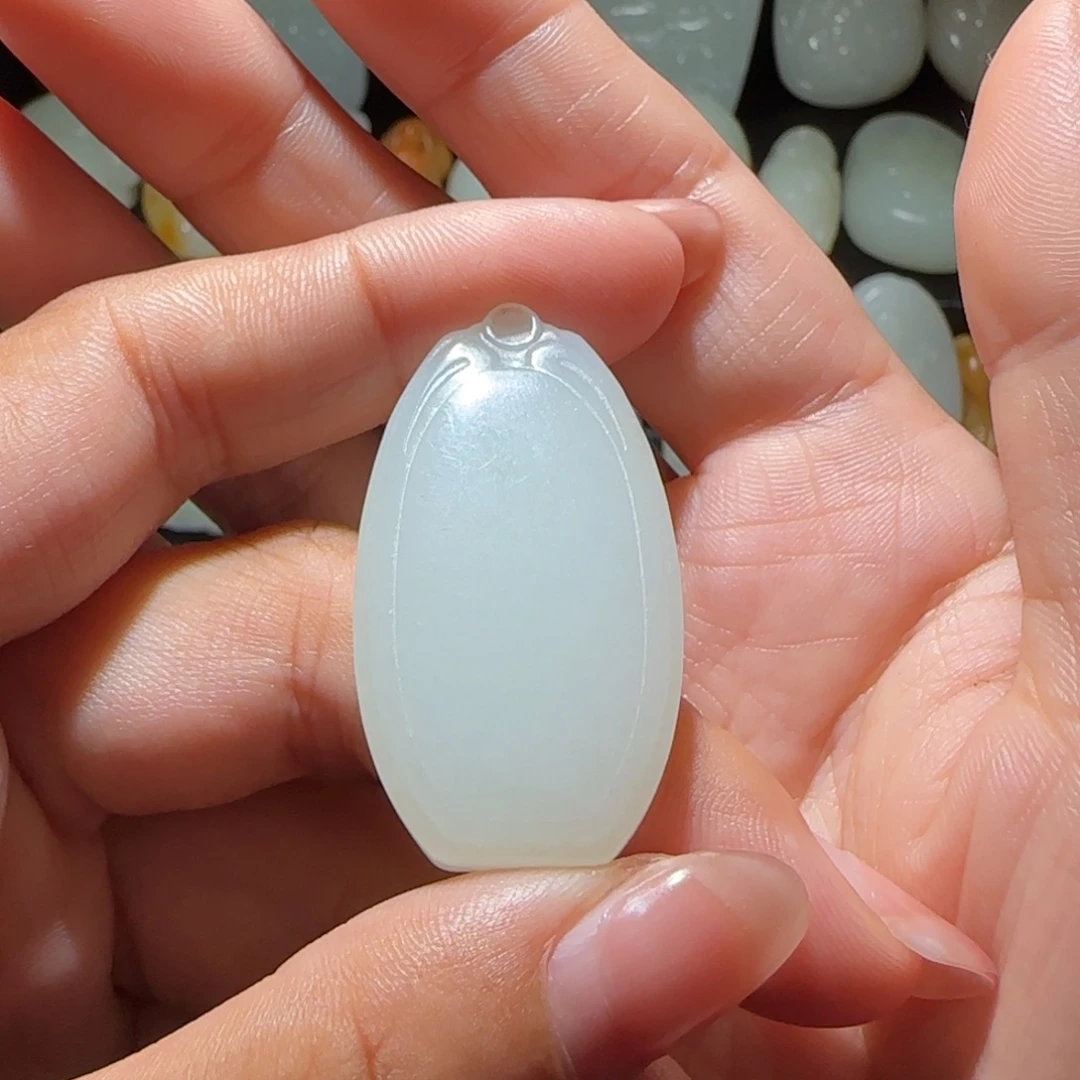 肾***素和田玉未镶嵌颈饰