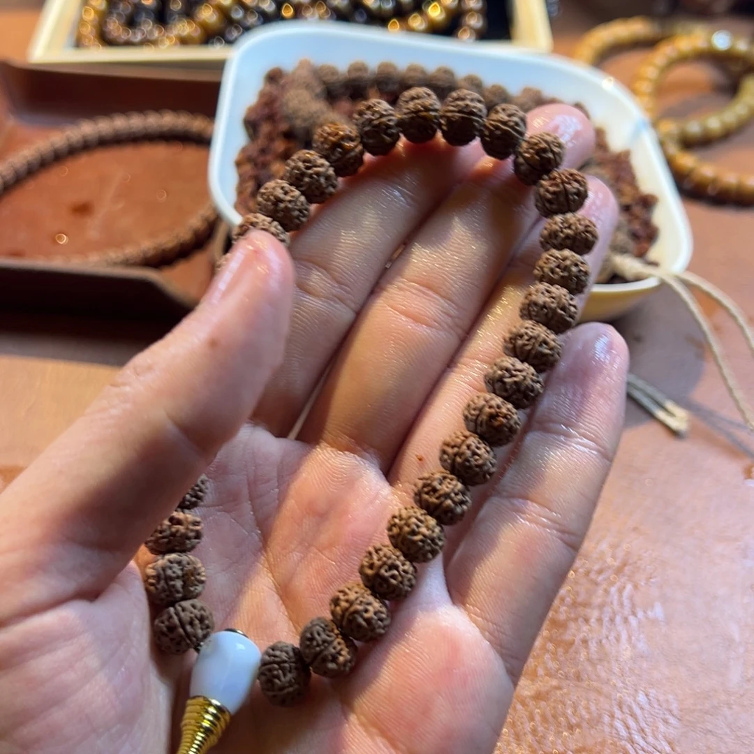 山***情金刚菩提吊坠凹底梅花