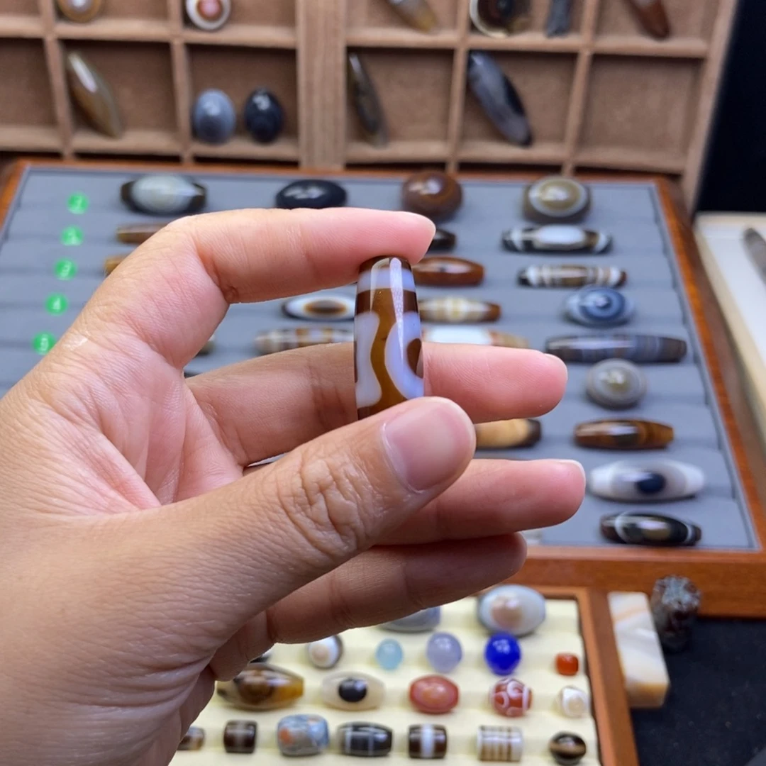 玛瑙/玉髓颈饰未镶嵌財**进