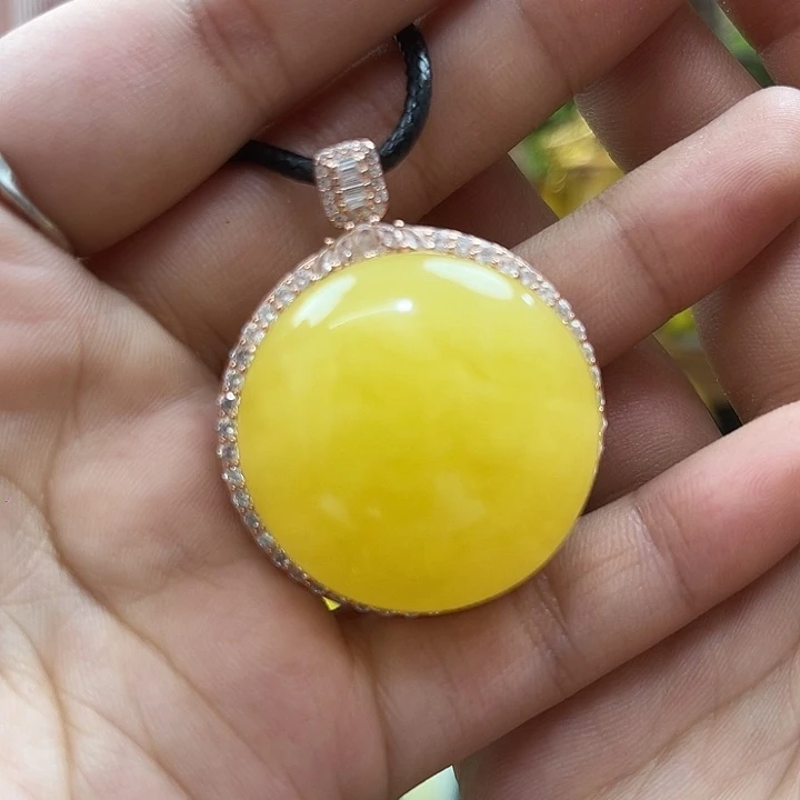 银S925镶嵌颈饰琥珀吊坠