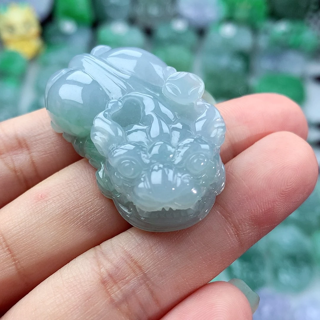 柒***%翡翠未镶嵌颈饰翡翠
