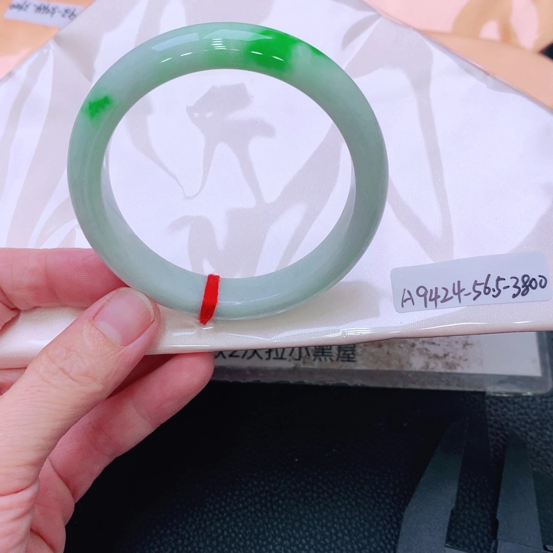 未镶嵌手镯翡翠缅甸翡翠手镯