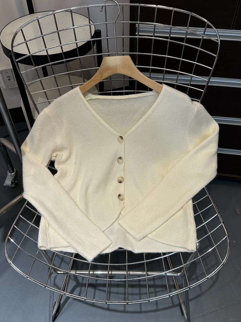 白色百搭长袖时尚毛衣针织衫Y014