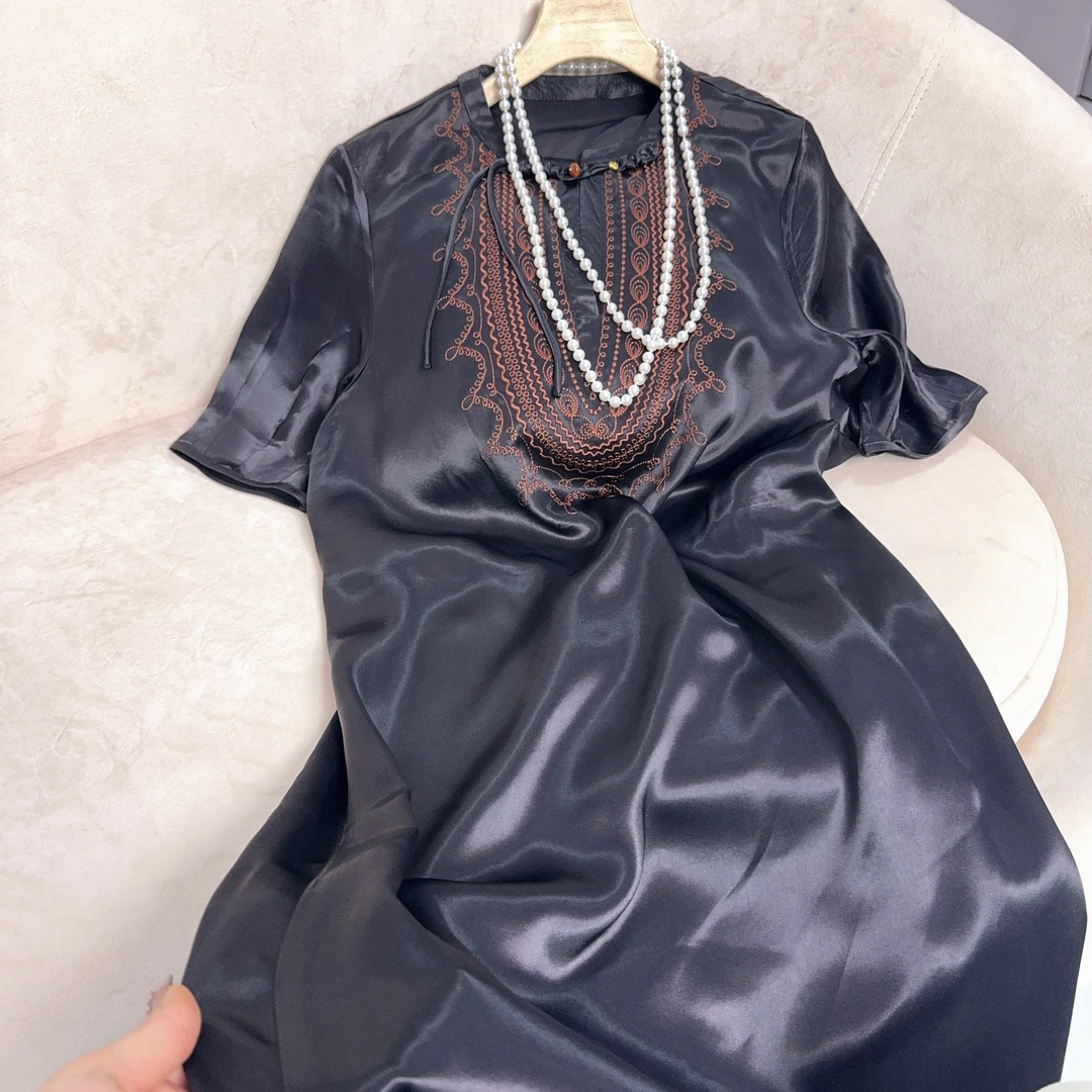 7681-新中式刺绣长款连衣裙