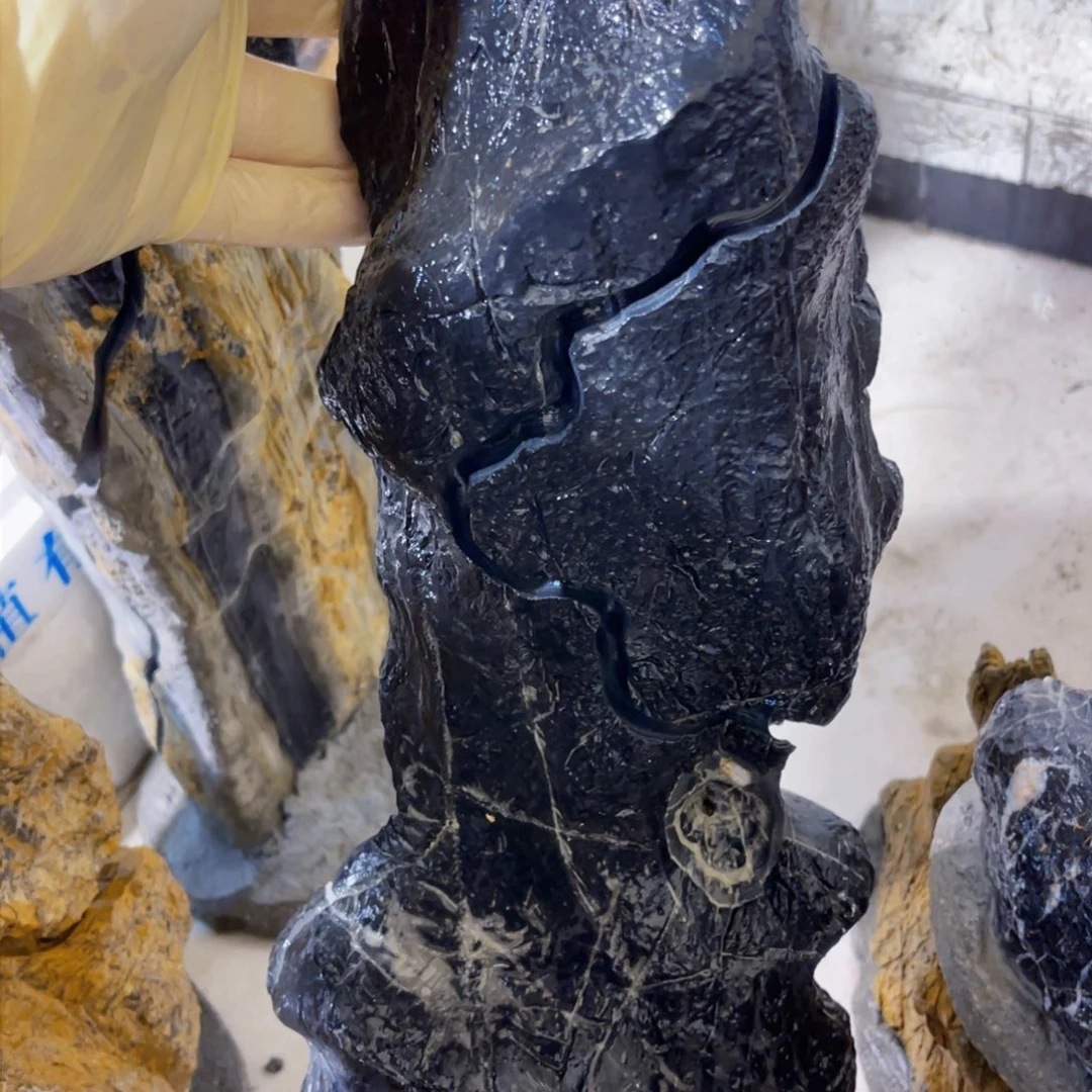 ?****牛附石盆景一物一拍