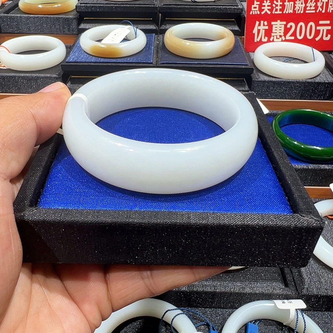 未镶嵌手镯和田玉