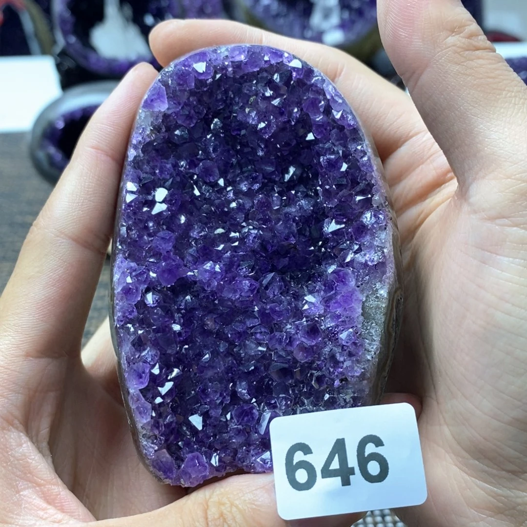 紫晶未镶嵌大型摆件（非配饰）