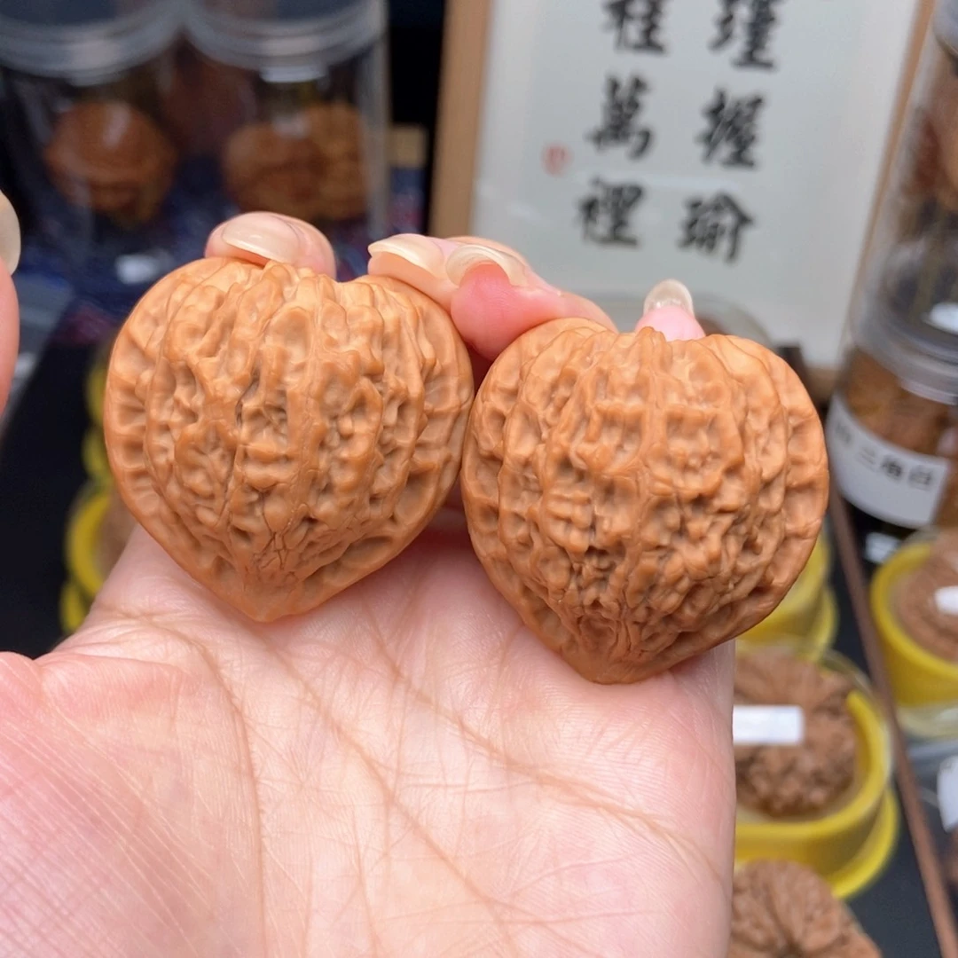 吊坠文玩核桃40金牛