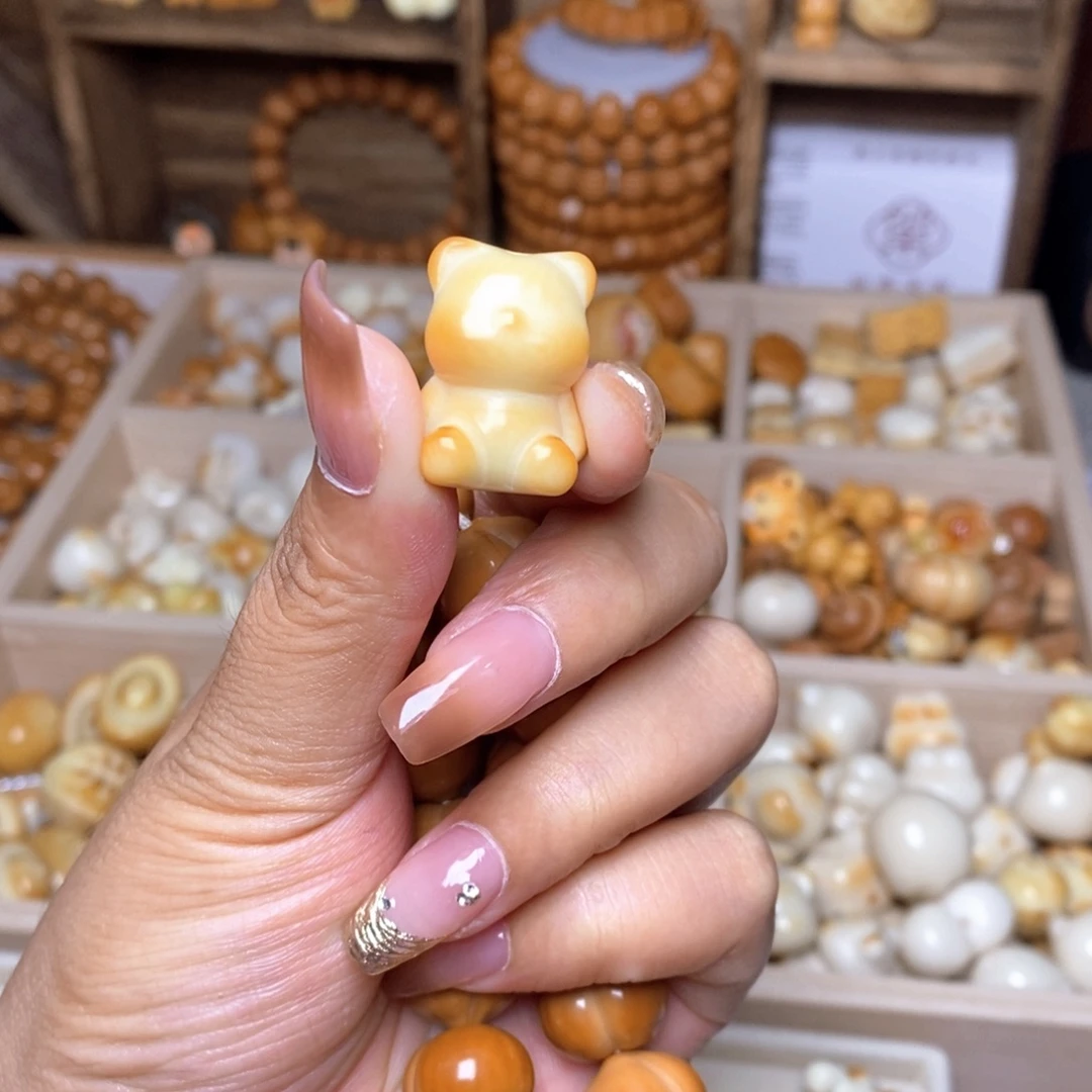 乖***范吊坠猴头核桃小熊