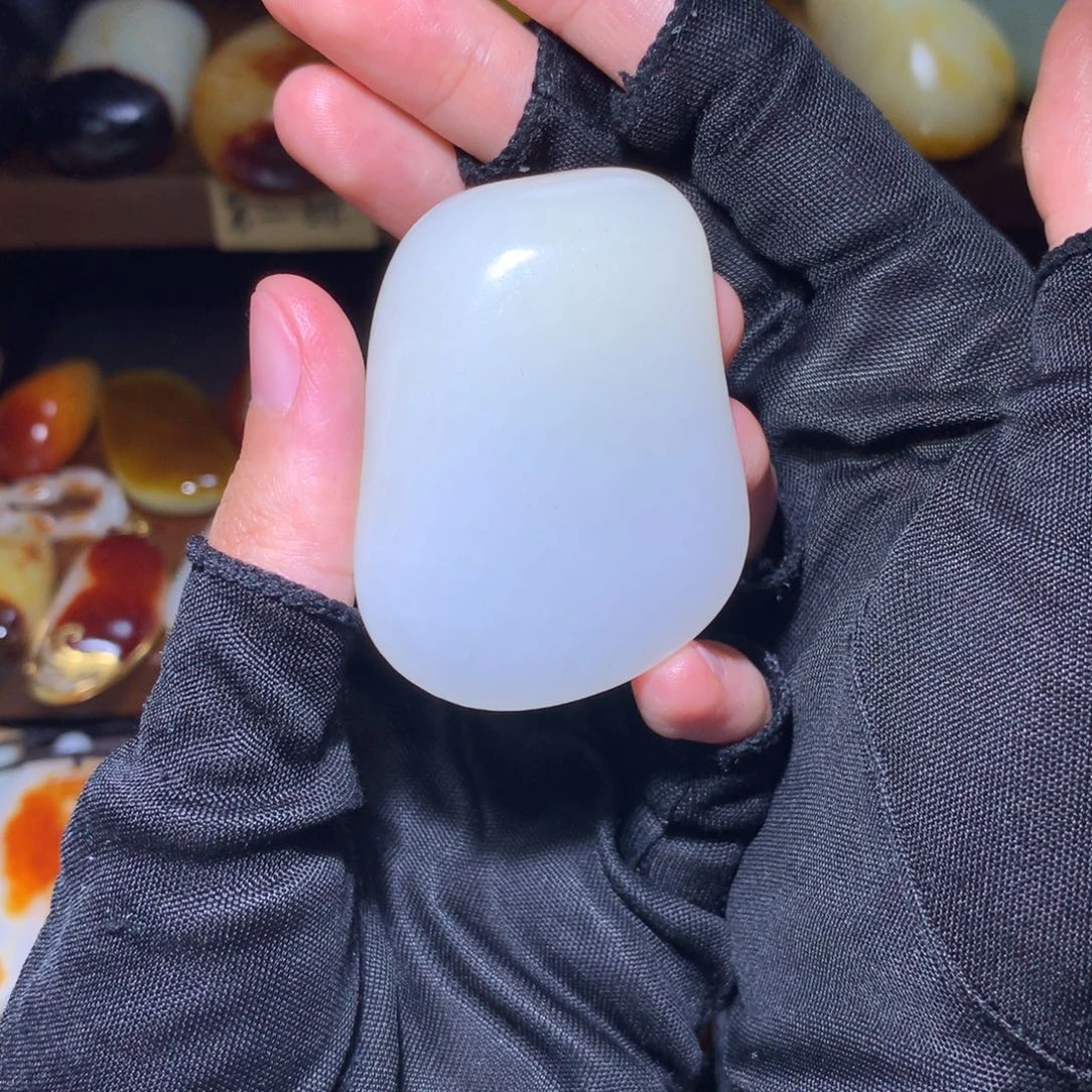 星***晴和田玉未镶嵌颈饰