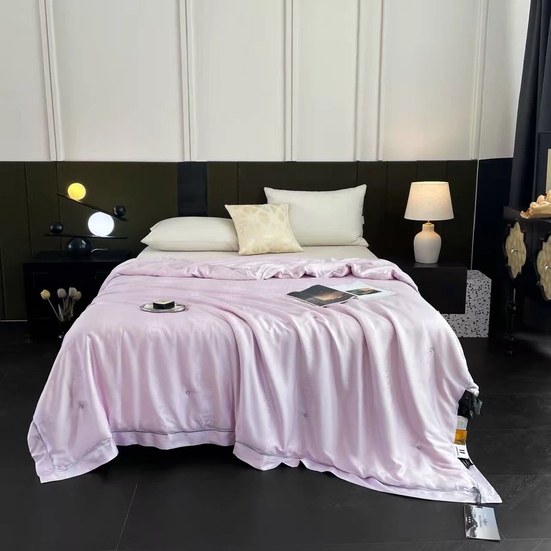 轻奢家用宿舍简约纯色蚕丝被