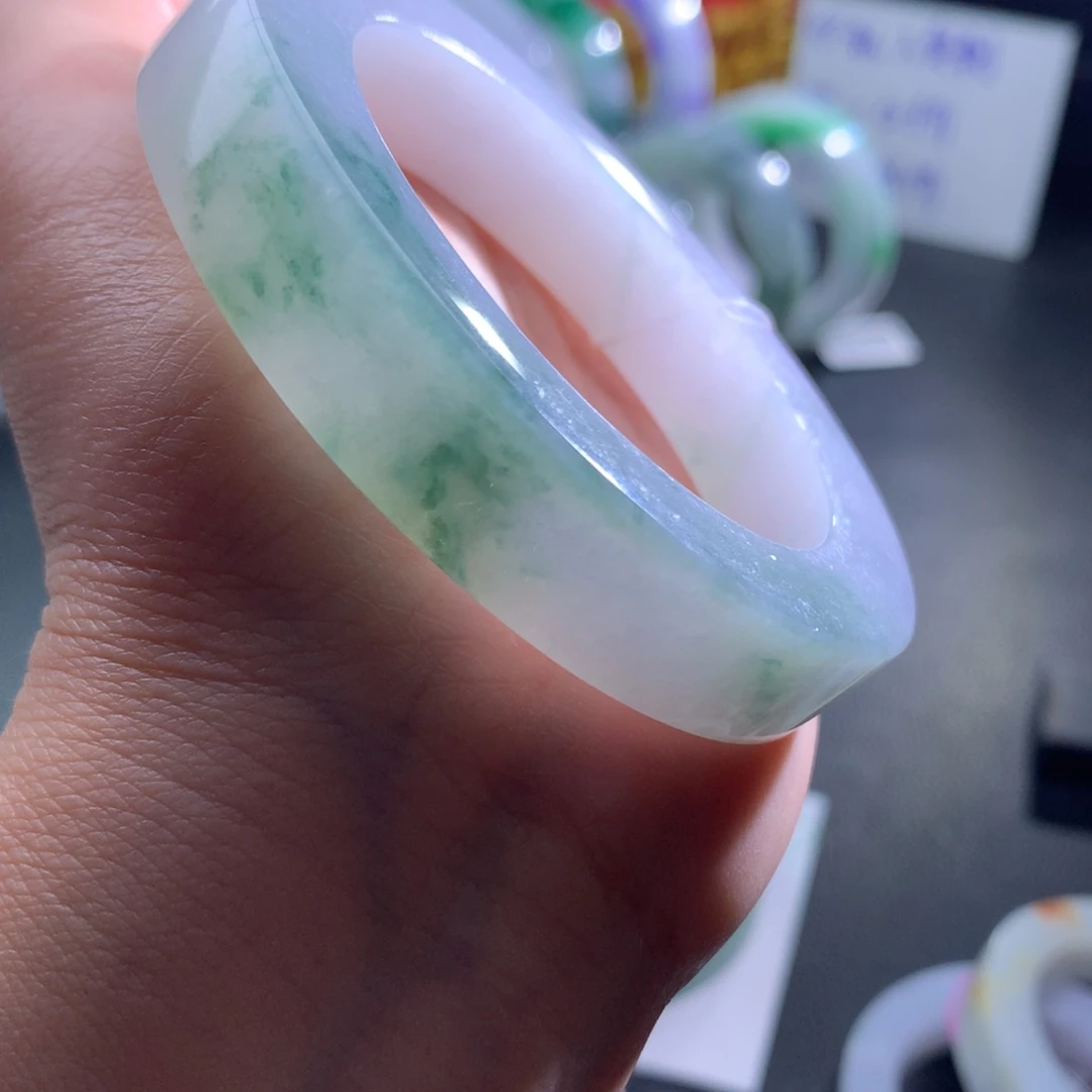 定制翡翠未镶嵌翡翠手镯