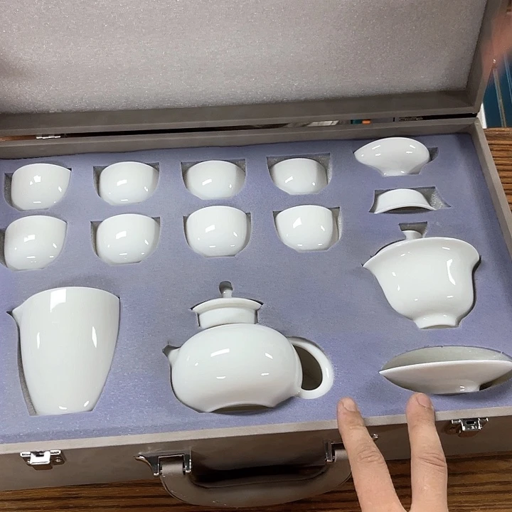 孤品茶具套装等。