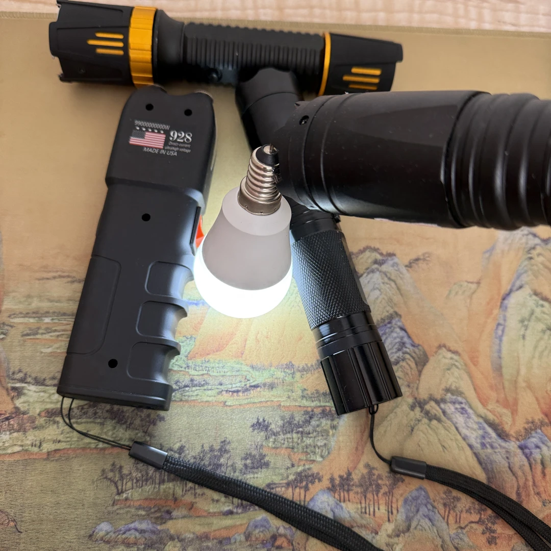 野户外赶猪棒急救高压电击防卫器送老人送老公送女朋友礼物手电筒