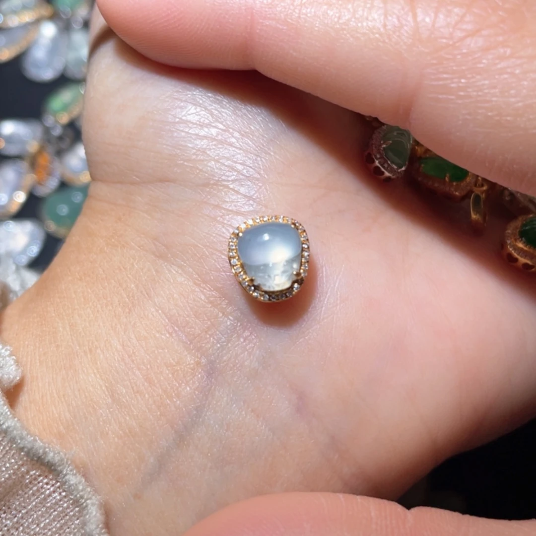 【闪购商品】翡翠吊坠(不含链)18K金镶嵌