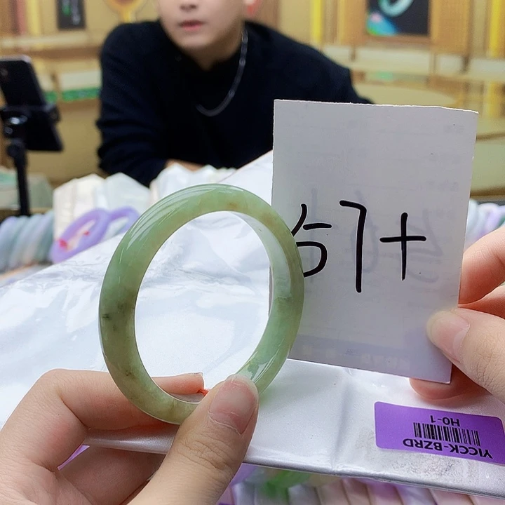 翡翠未镶嵌手镯0099……