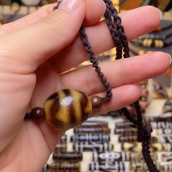 玛瑙/玉髓未镶嵌虎牙天珠锁骨链