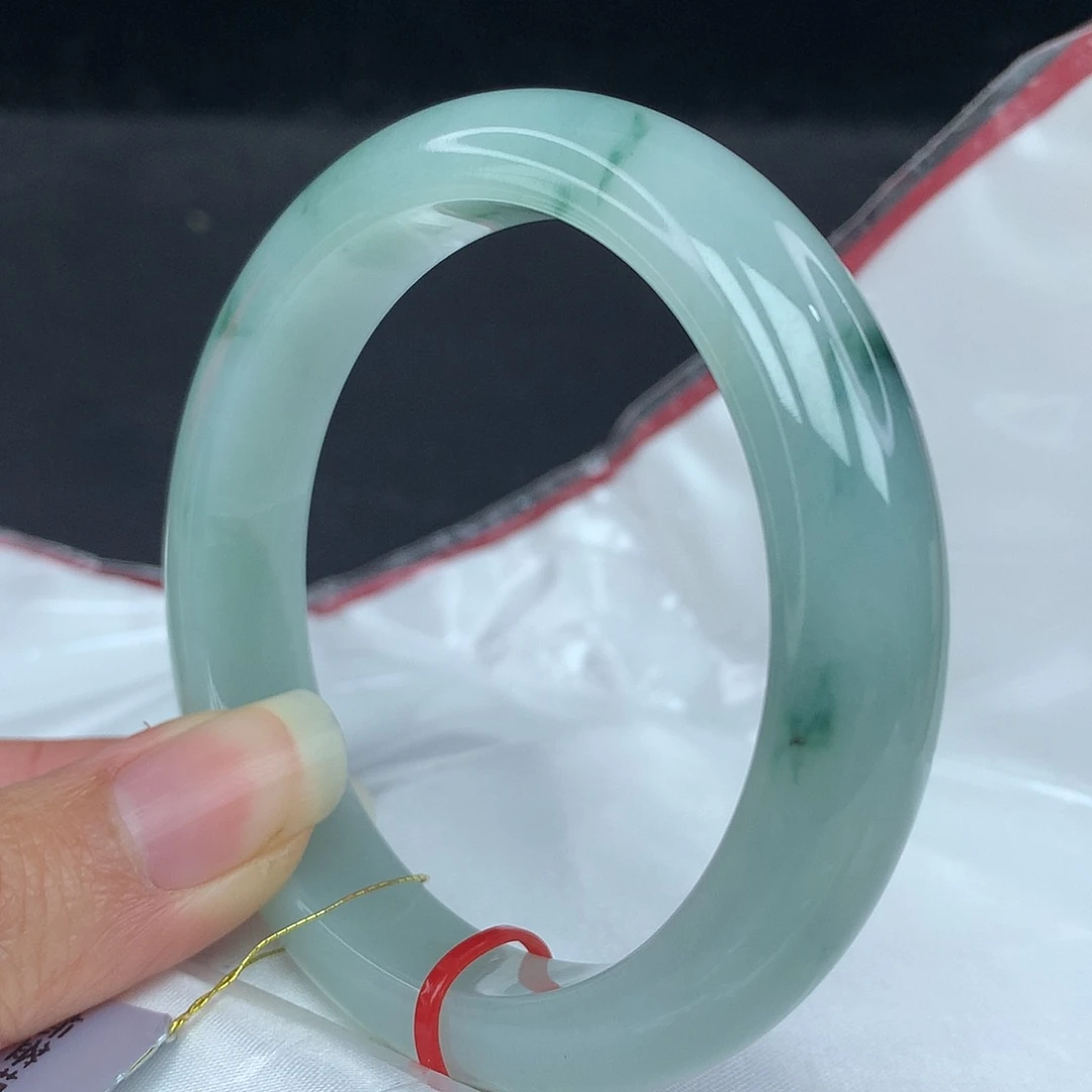 翡翠手镯未镶嵌56圈4168