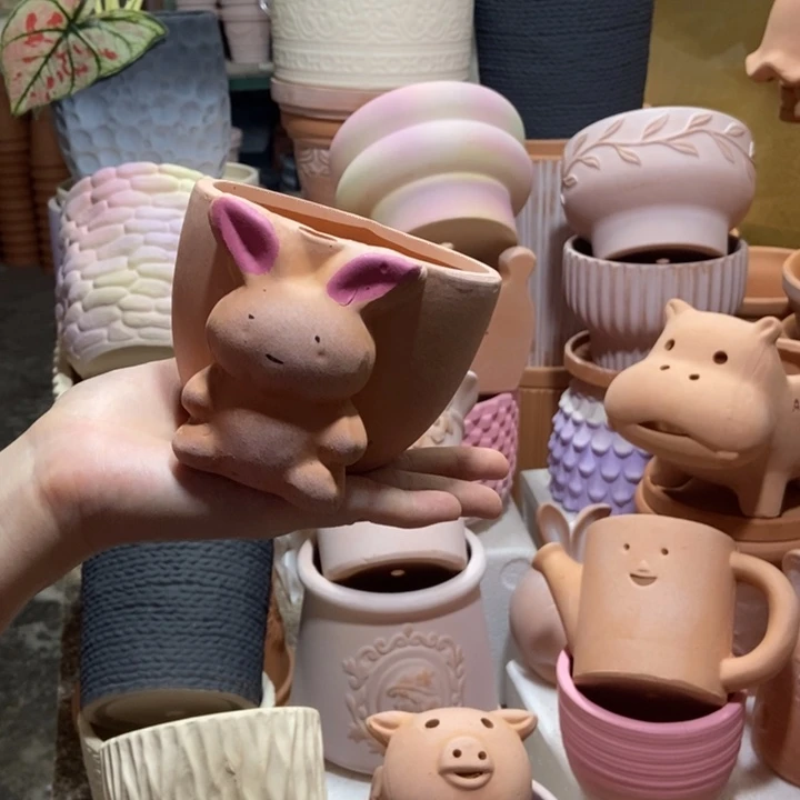 11×8彩绘小兔子盆 粗陶1个