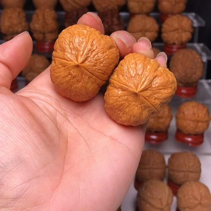 中***胎文玩核桃吊坠346放漏三楞