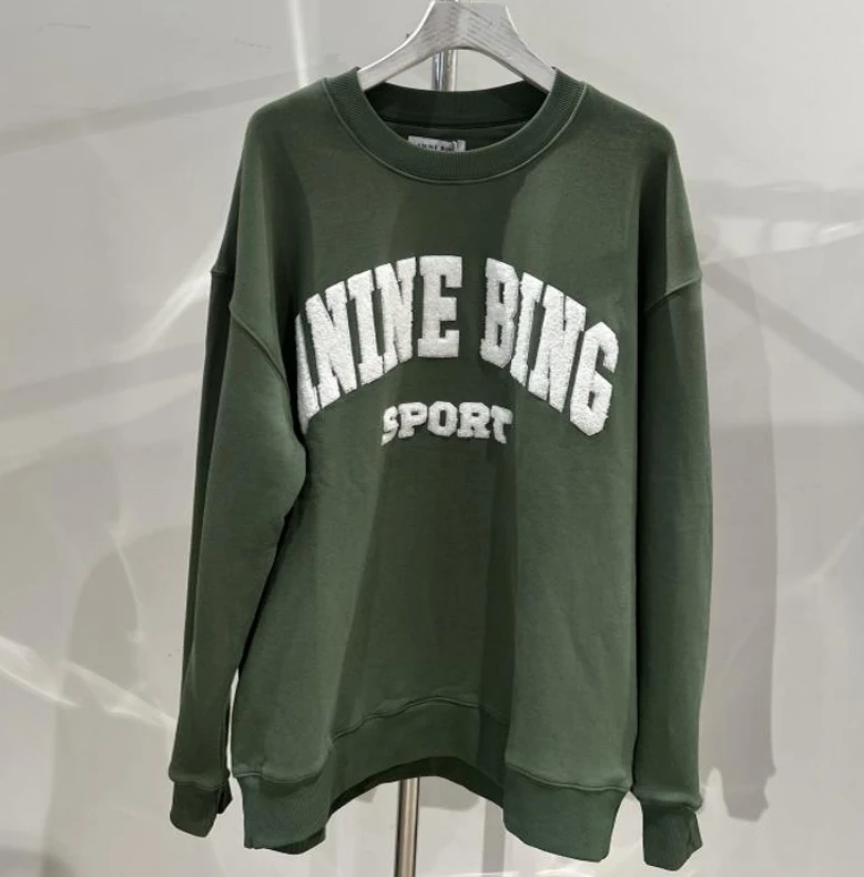 设计感字母印花圆领卫衣