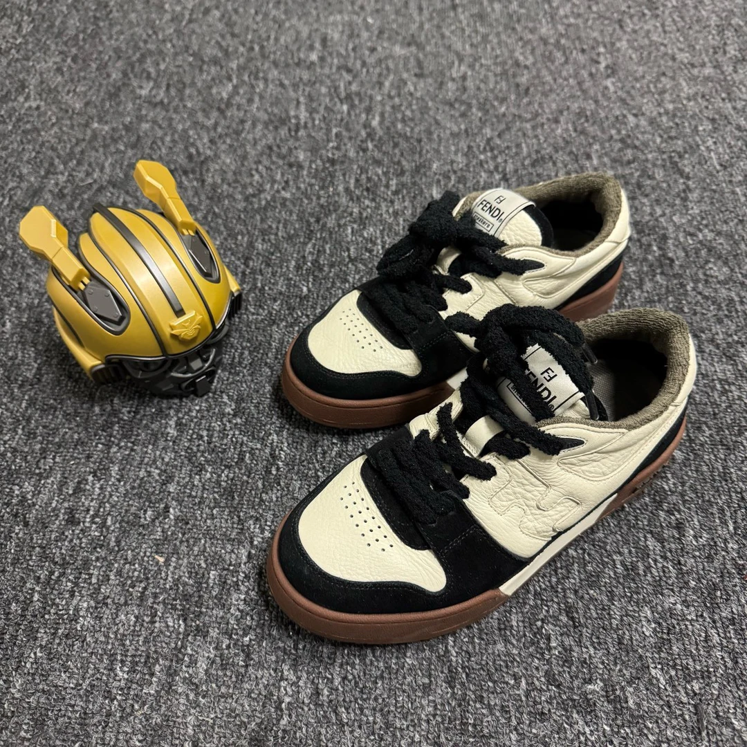 95新 FENDI/芬迪 /37码/黑白拼皮侧标休闲鞋/公价7600