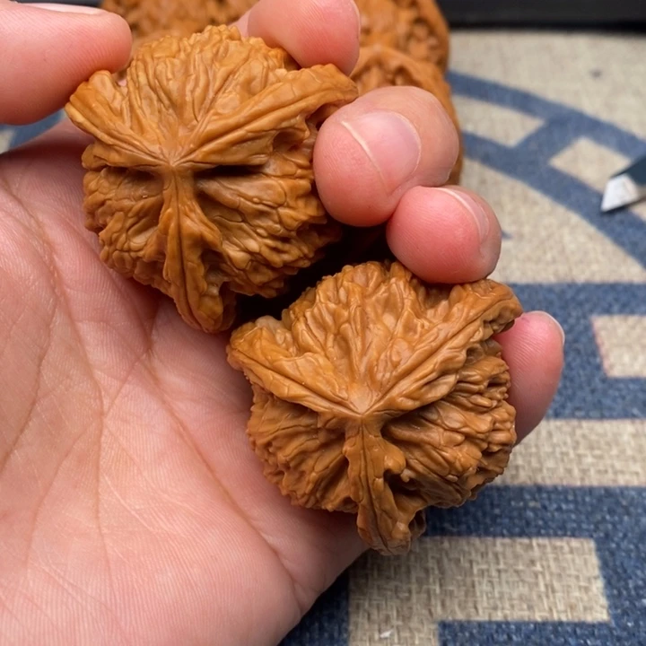 吊坠文玩核桃大****三棱