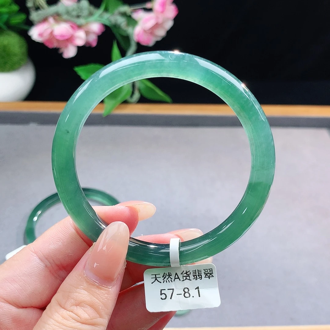 未镶嵌手镯（圆镯）翡翠