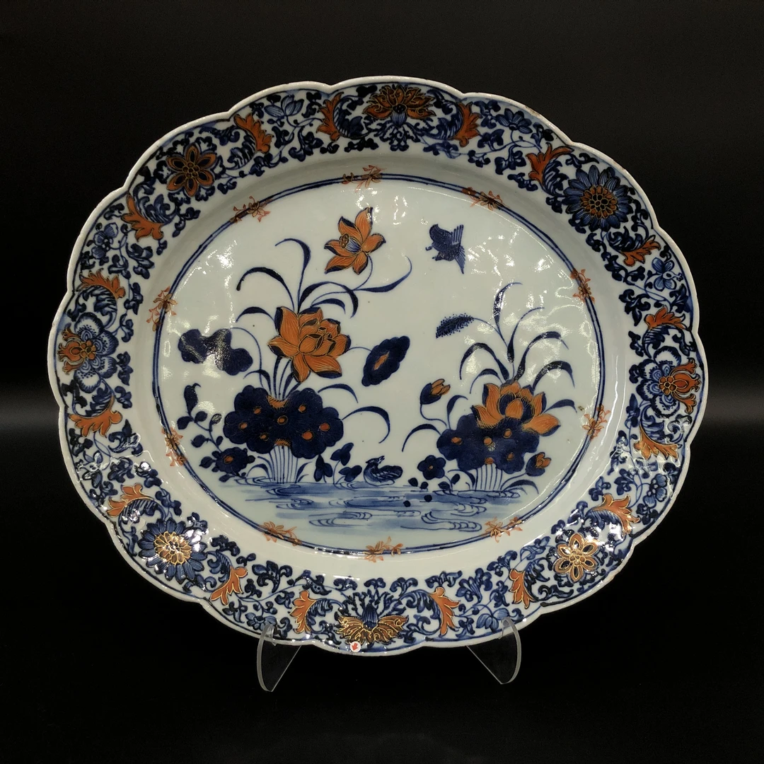 lot:25120926 清乾隆青花矾红描金满池娇花口盘 长37.3cm*32.5cm